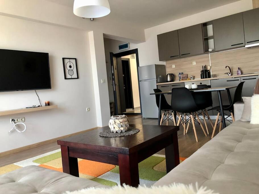 Luxury Apartment Pazardzhik Exterior foto
